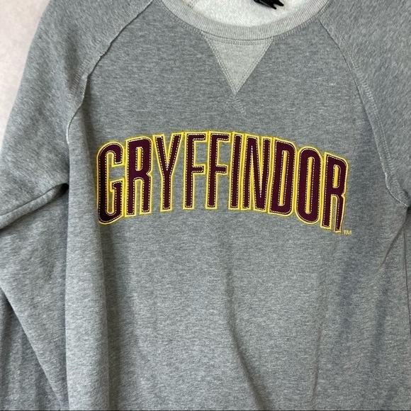 Wizarding World Of Harry Potter Universal Studios Gryffindor Sweatshirt Sz S - Picture 2 of 8